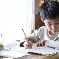 When is the best age for children to practice calligraphy?